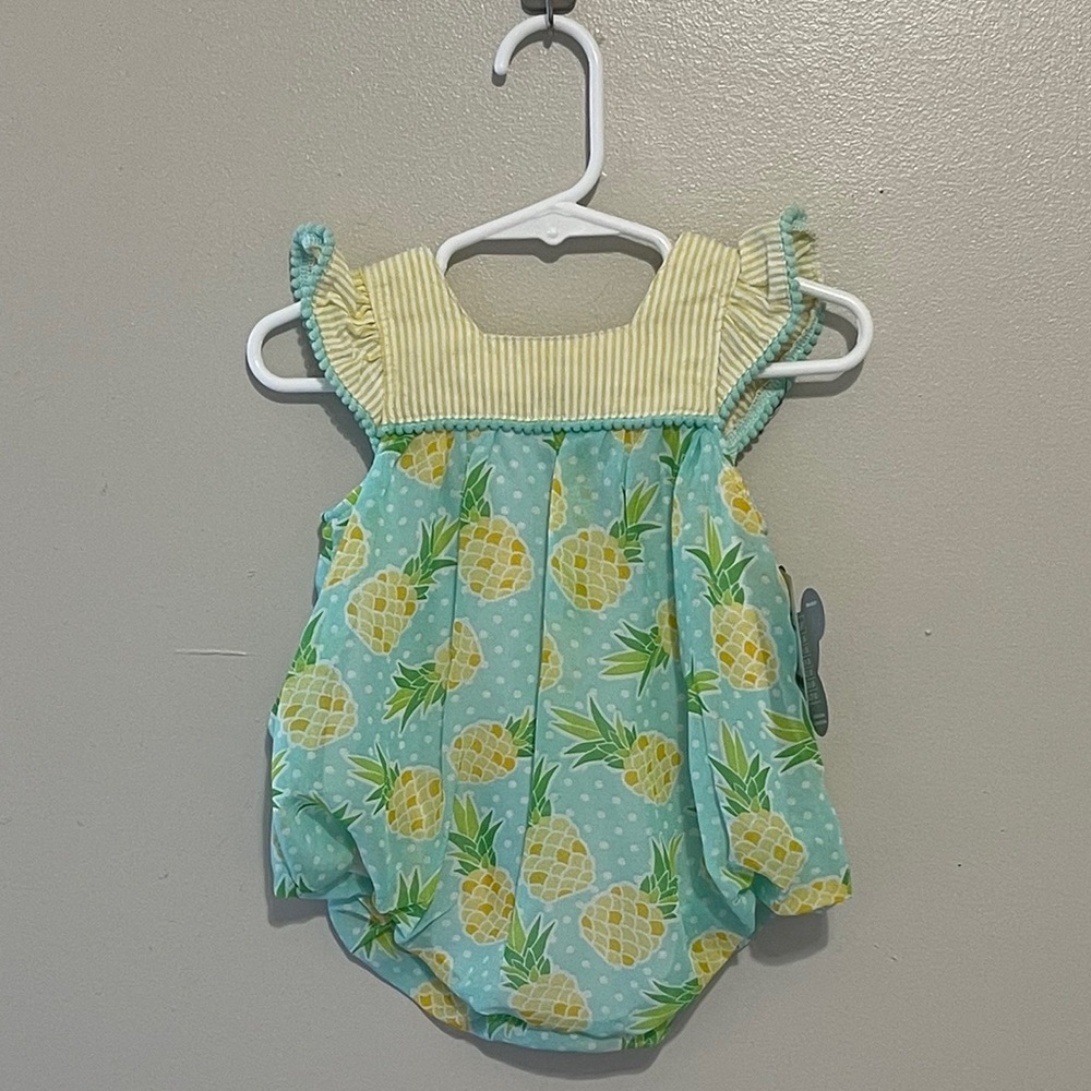 NWT: Pineapple bubble! Size 9M